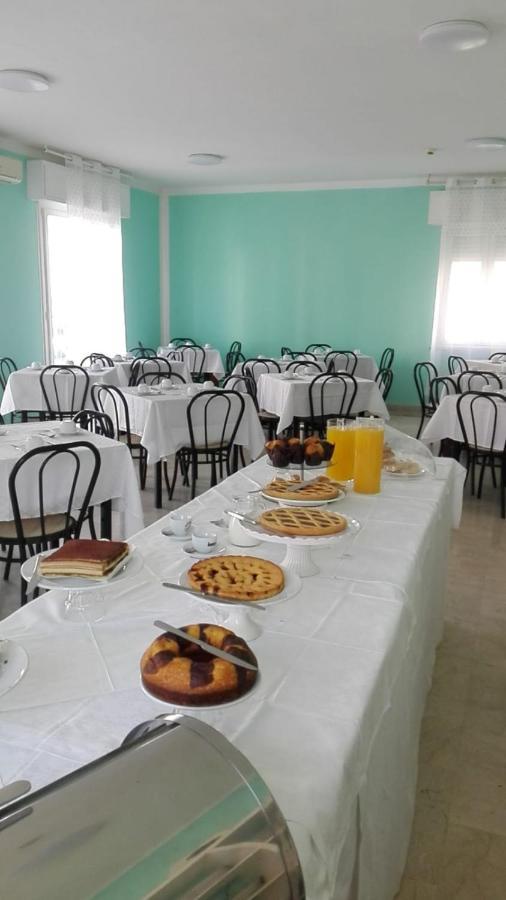 Hotel Ariosto Rimini Kültér fotó