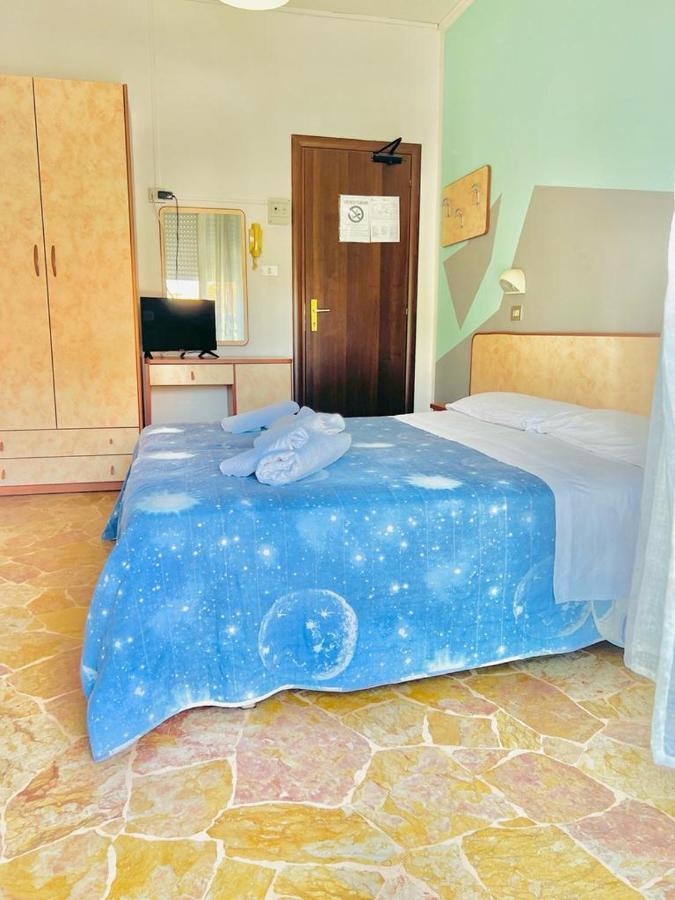 Hotel Ariosto Rimini Kültér fotó