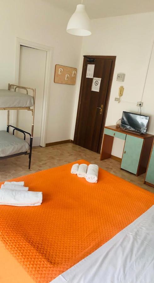 Hotel Ariosto Rimini Kültér fotó