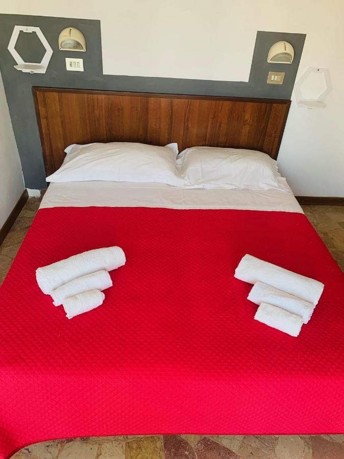 Hotel Ariosto Rimini Kültér fotó