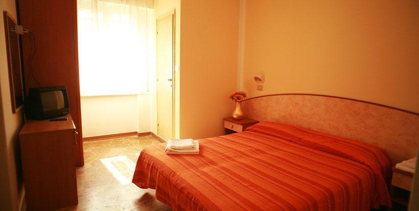 Hotel Ariosto Rimini Kültér fotó